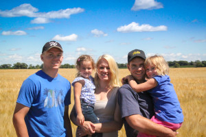Pinke Family on the prairie