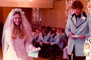 Famous Weddings & Divorces in 1975 - On This Day